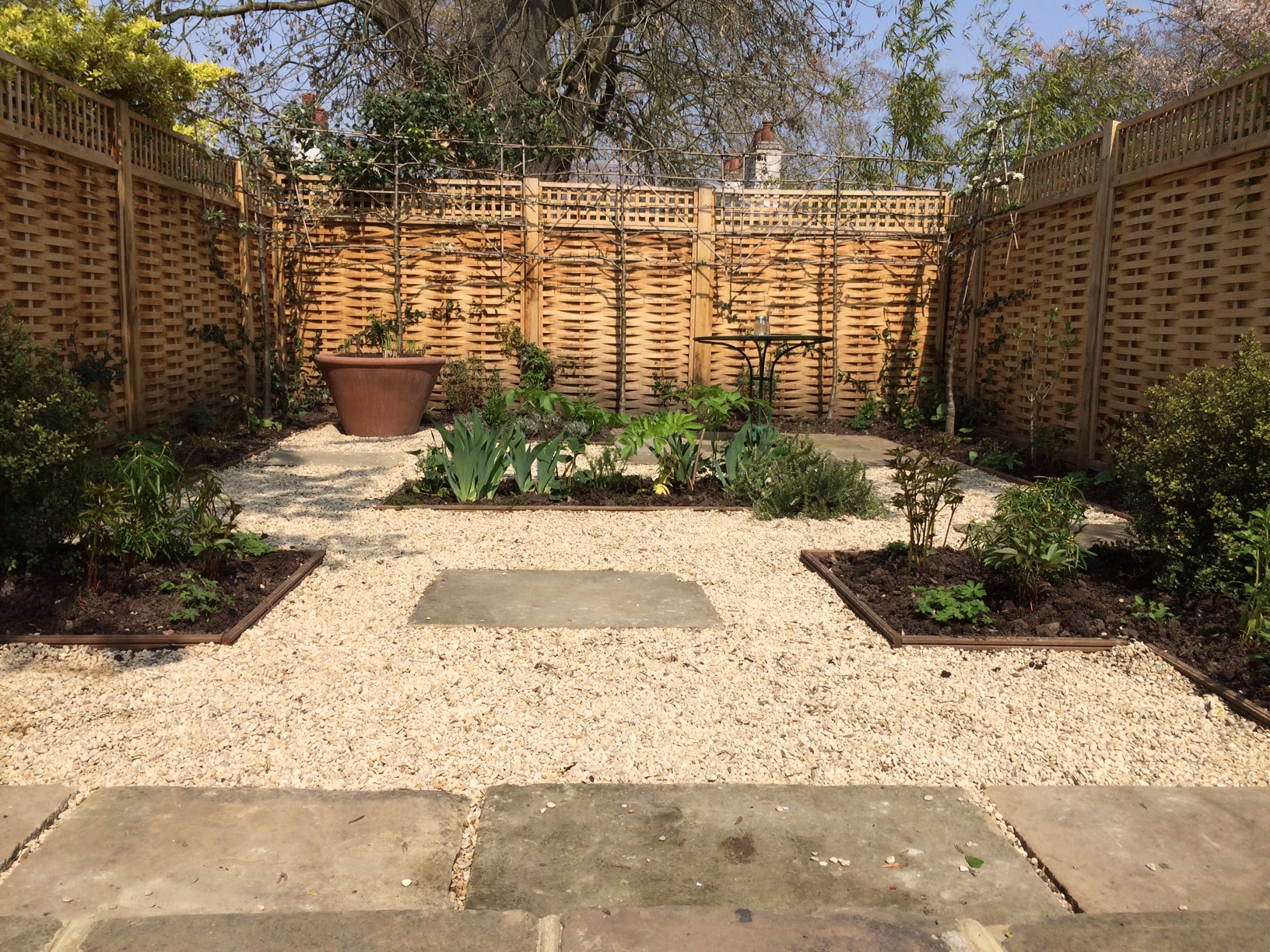 Hampstead garden – after (April ’19)